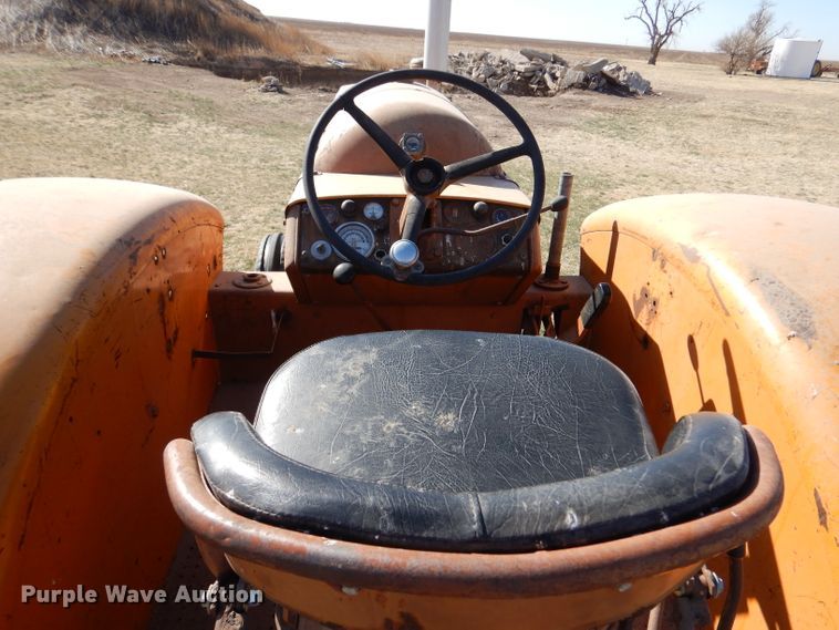 image for item LJ9937 1962 Minneapolis Moline G VI  tractor