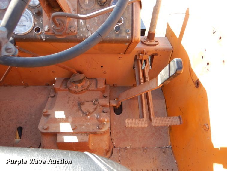 image for item LJ9937 1962 Minneapolis Moline G VI  tractor