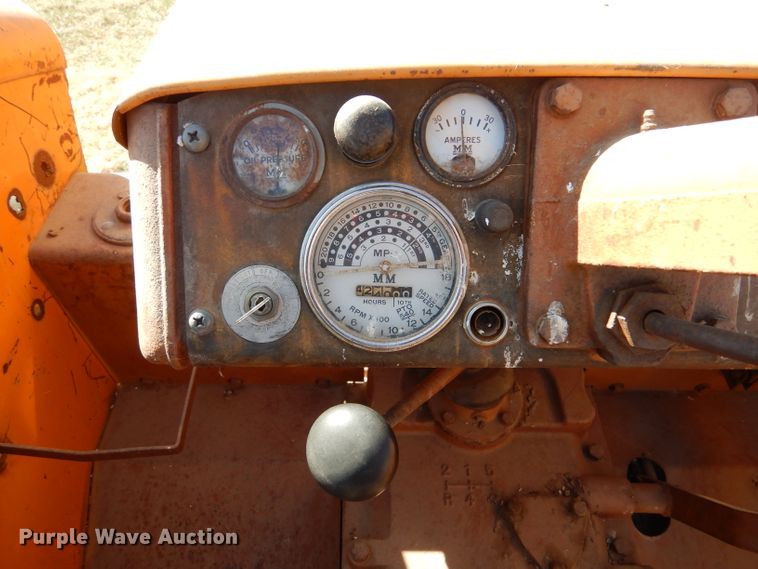 image for item LJ9937 1962 Minneapolis Moline G VI  tractor