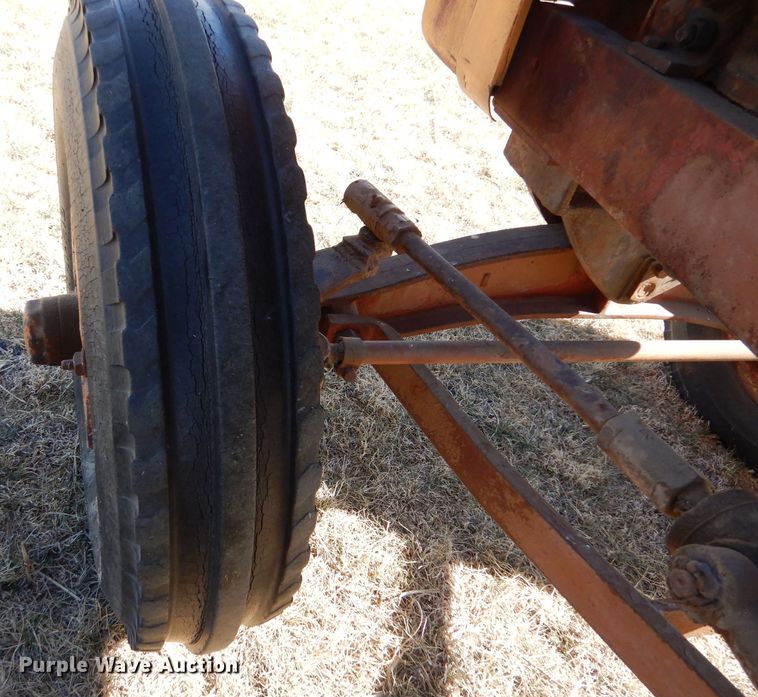 image for item LJ9937 1962 Minneapolis Moline G VI  tractor