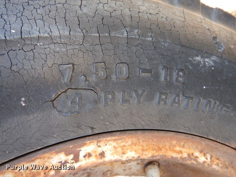 image for item LJ9937 1962 Minneapolis Moline G VI  tractor