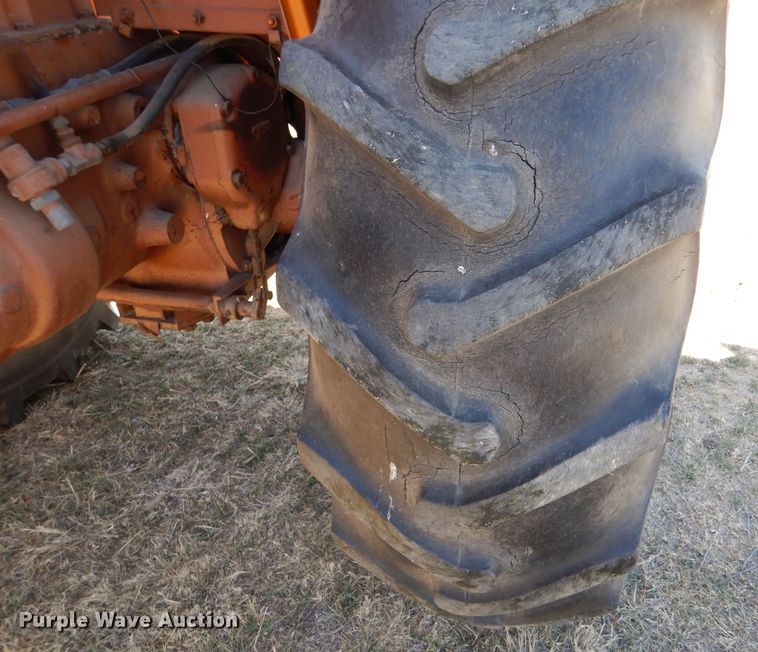 image for item LJ9937 1962 Minneapolis Moline G VI  tractor