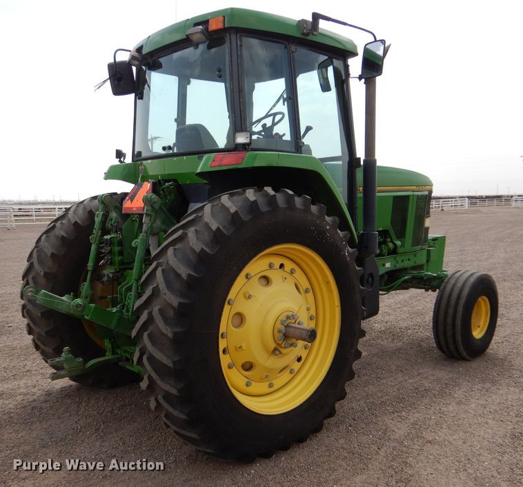 image for item LJ9944 1993 John Deere 7800  tractor