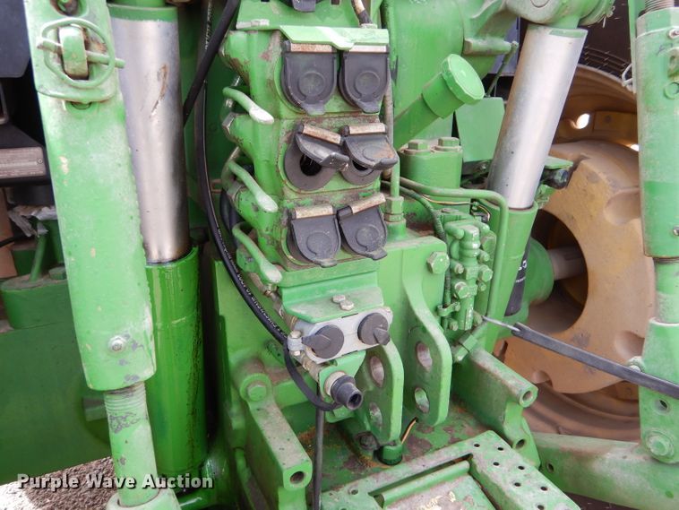 image for item LJ9944 1993 John Deere 7800  tractor