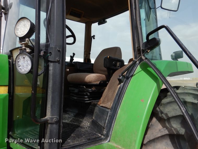 image for item LJ9944 1993 John Deere 7800  tractor