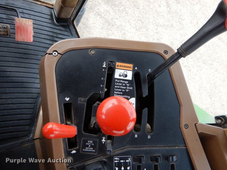 image for item LJ9944 1993 John Deere 7800  tractor