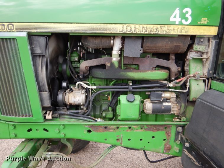 image for item LJ9944 1993 John Deere 7800  tractor