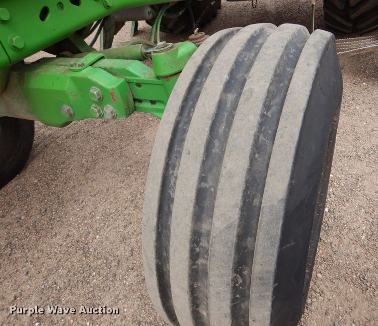 image for item LJ9944 1993 John Deere 7800  tractor