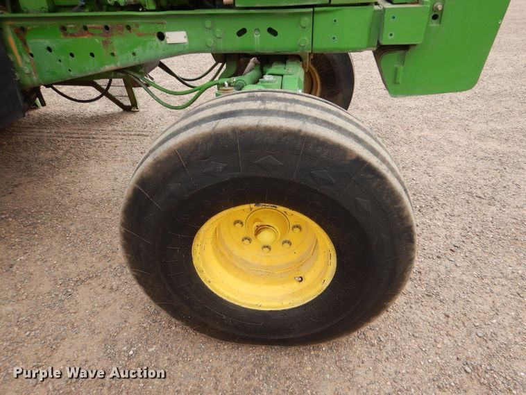 image for item LJ9944 1993 John Deere 7800  tractor