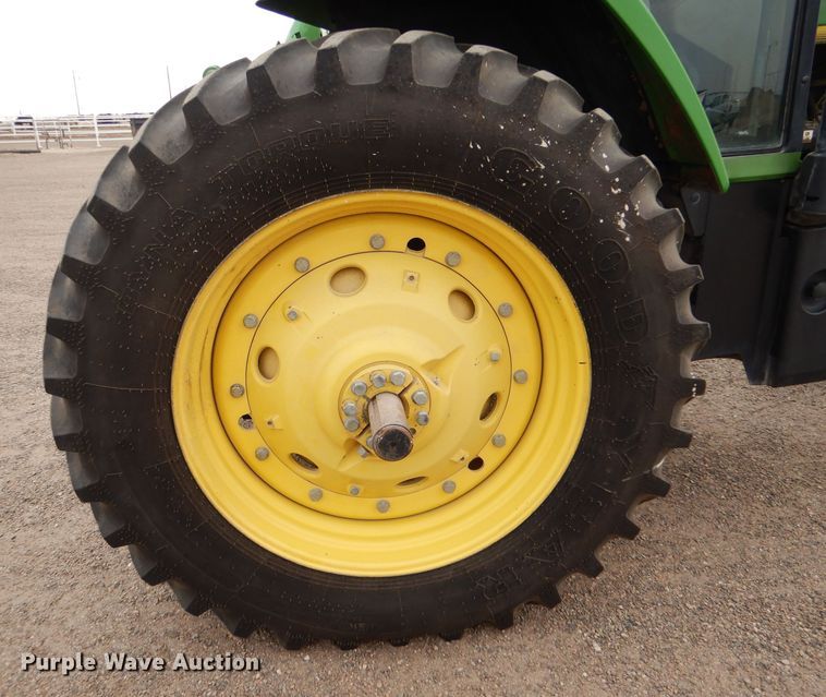 image for item LJ9944 1993 John Deere 7800  tractor
