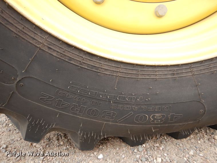 image for item LJ9944 1993 John Deere 7800  tractor