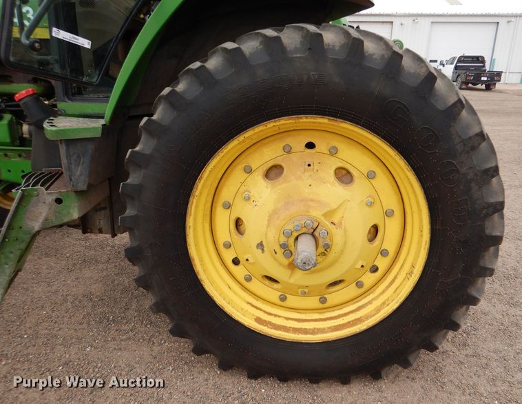 image for item LJ9944 1993 John Deere 7800  tractor