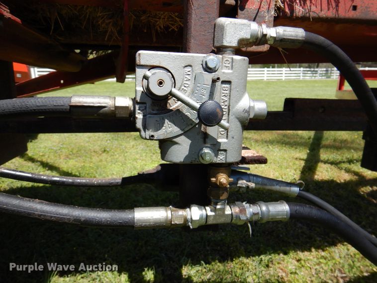 image for item MK9557 1998 New Holland 575  small square baler