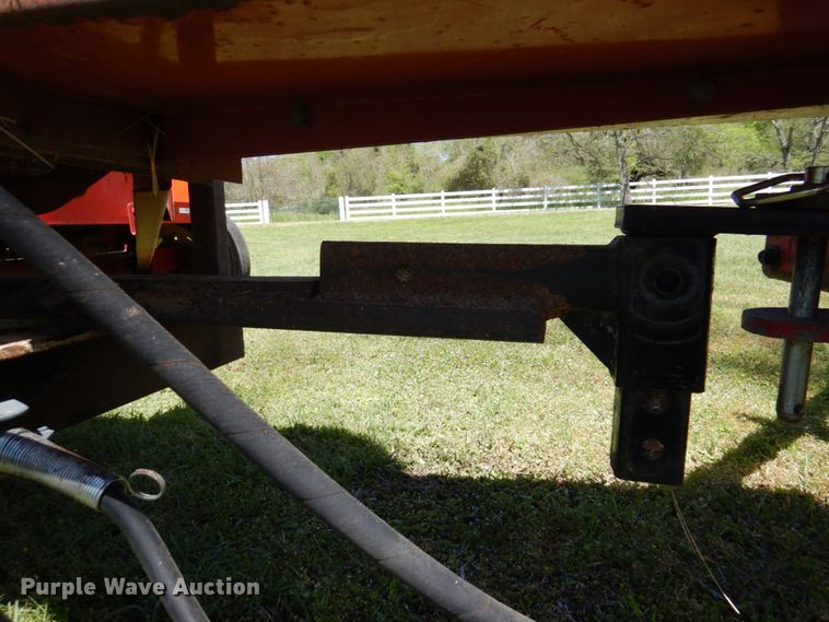 image for item MK9557 1998 New Holland 575  small square baler