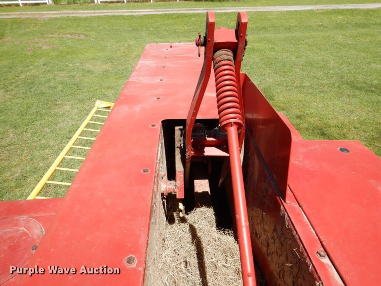 image for item MK9557 1998 New Holland 575  small square baler