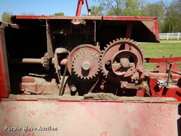 image for item MK9557 1998 New Holland 575  small square baler