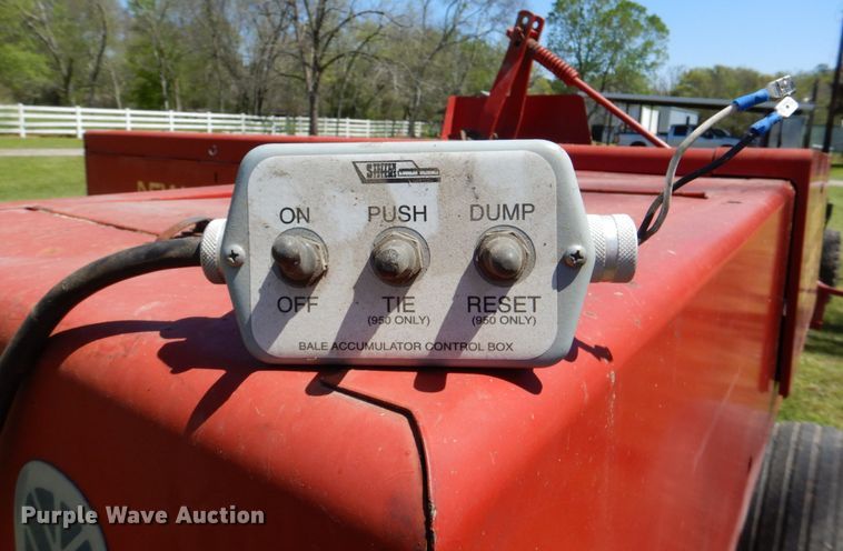 image for item MK9557 1998 New Holland 575  small square baler