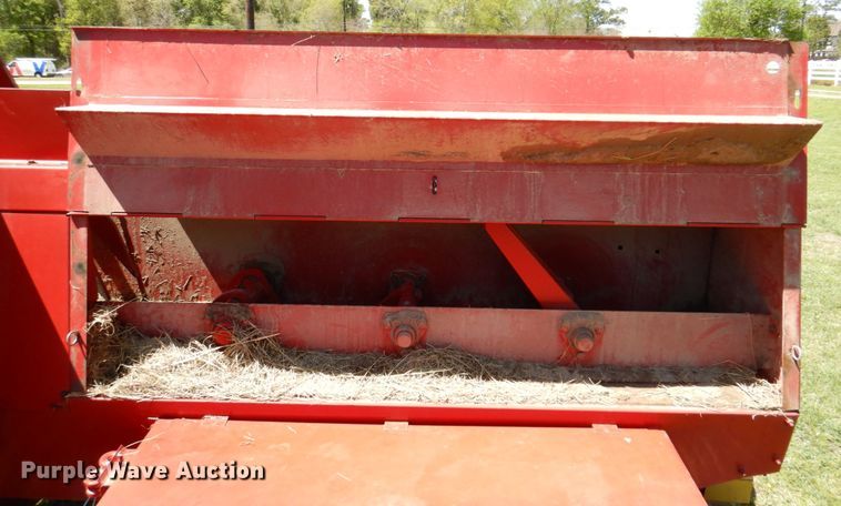 image for item MK9557 1998 New Holland 575  small square baler