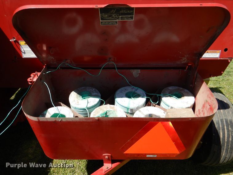 image for item MK9557 1998 New Holland 575  small square baler