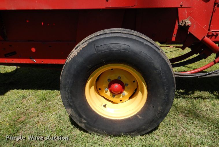 image for item MK9557 1998 New Holland 575  small square baler