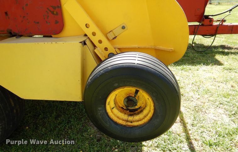 image for item MK9557 1998 New Holland 575  small square baler