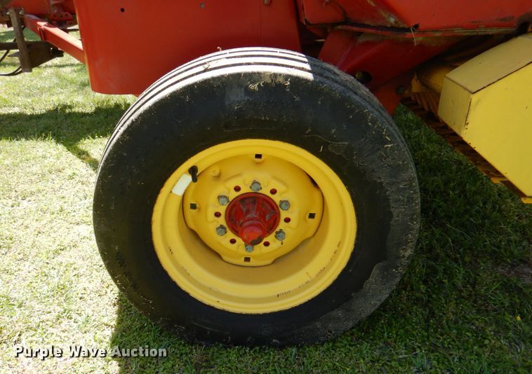 image for item MK9557 1998 New Holland 575  small square baler