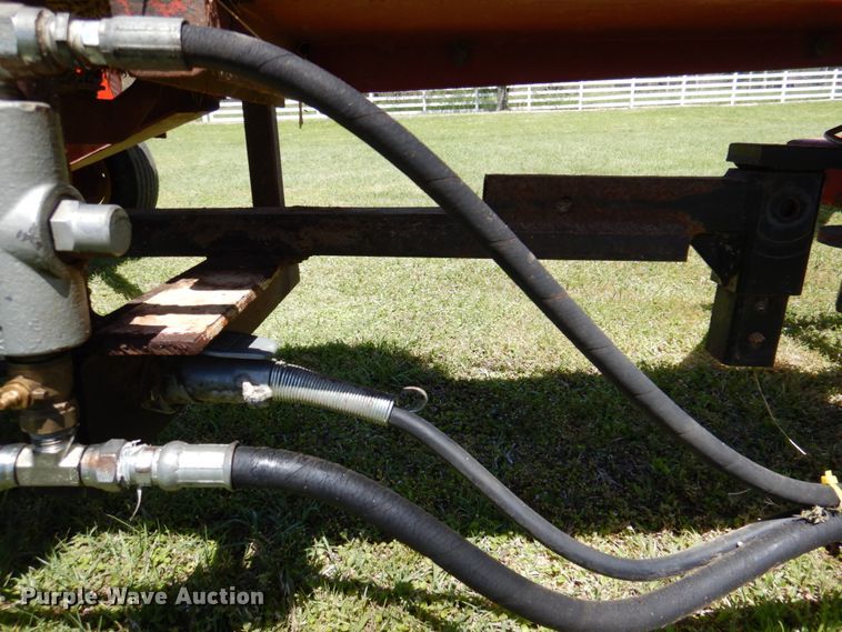 image for item MK9558 Steffen Systems 850N  bale accumulator