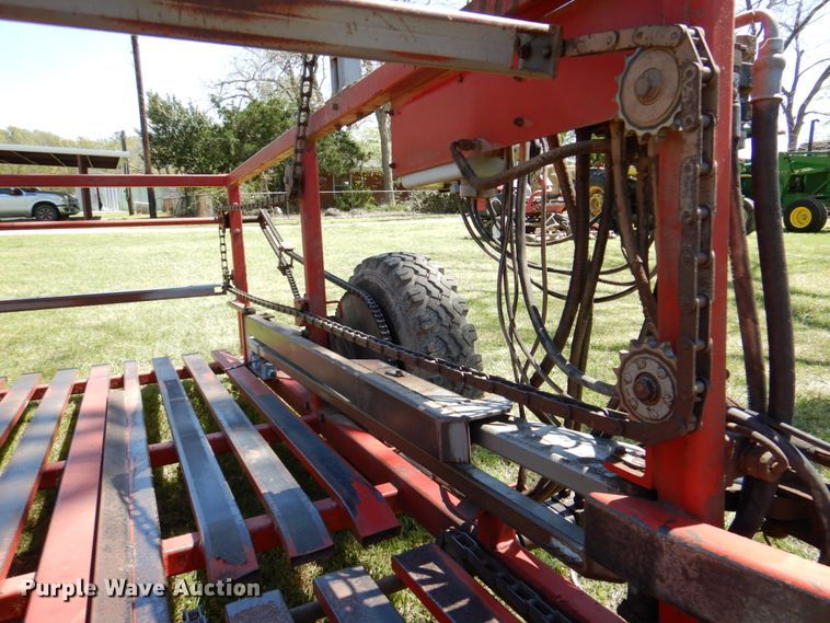 image for item MK9558 Steffen Systems 850N  bale accumulator