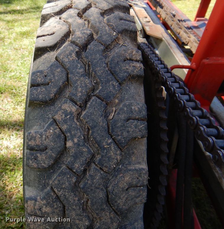 image for item MK9558 Steffen Systems 850N  bale accumulator