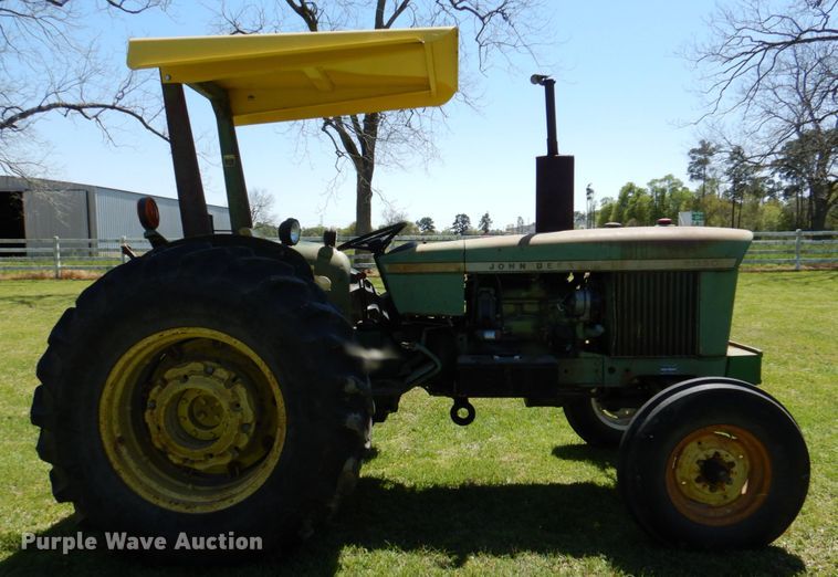 image for item MK9560 1974 John Deere 2030  tractor