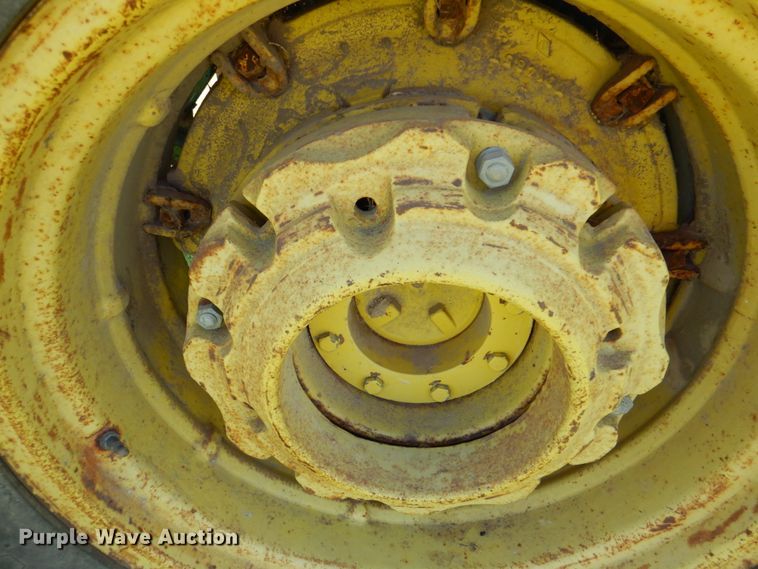 image for item MK9560 1974 John Deere 2030  tractor