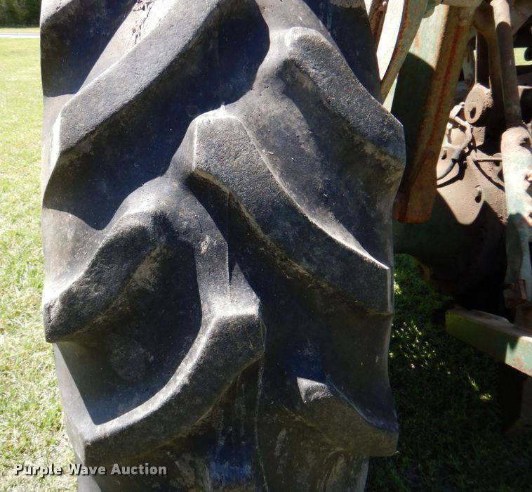 image for item MK9560 1974 John Deere 2030  tractor