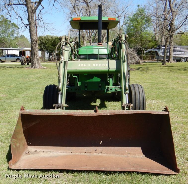image for item MK9561 1984 John Deere 2350  tractor
