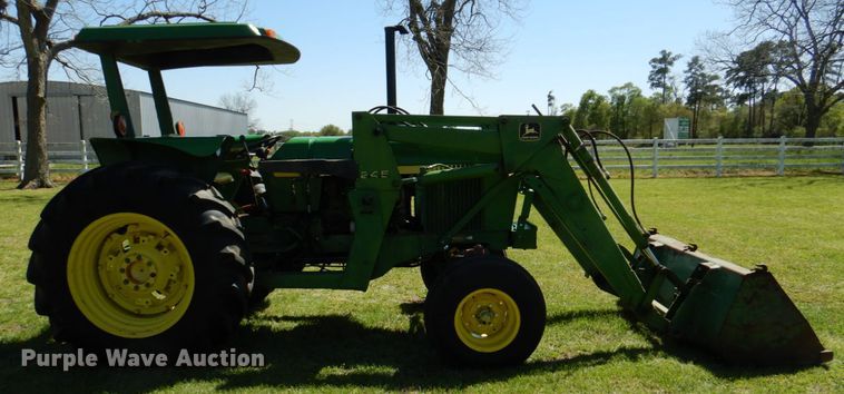 image for item MK9561 1984 John Deere 2350  tractor