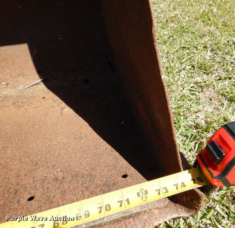 image for item MK9561 1984 John Deere 2350  tractor