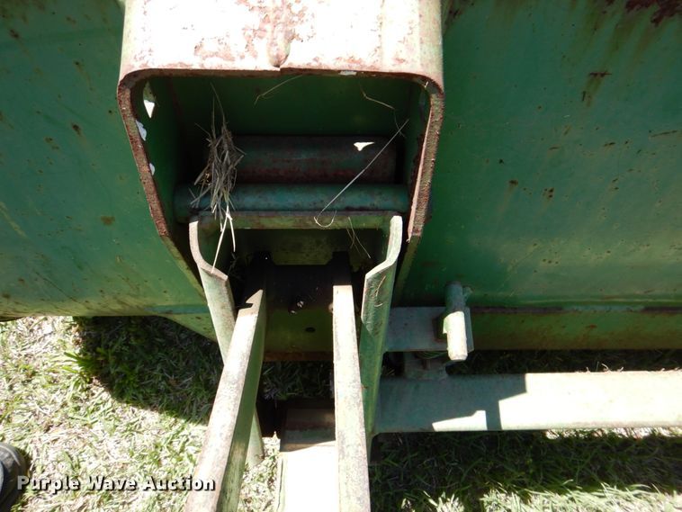 image for item MK9561 1984 John Deere 2350  tractor