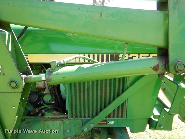 image for item MK9561 1984 John Deere 2350  tractor