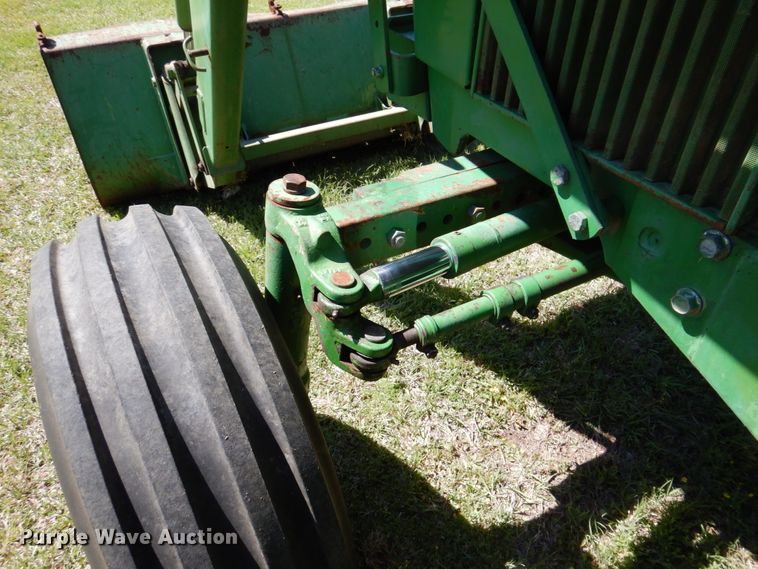 image for item MK9561 1984 John Deere 2350  tractor