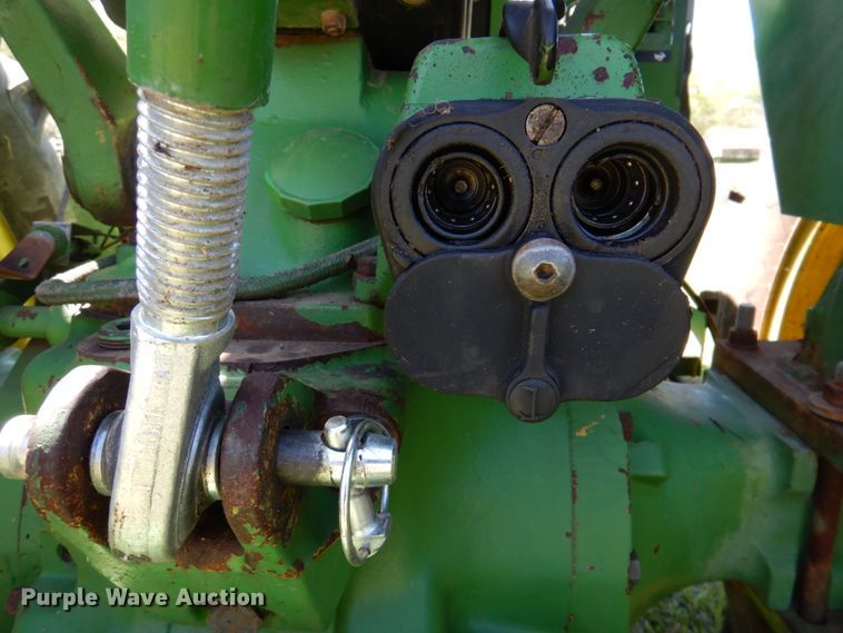 image for item MK9561 1984 John Deere 2350  tractor