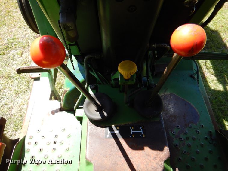 image for item MK9561 1984 John Deere 2350  tractor
