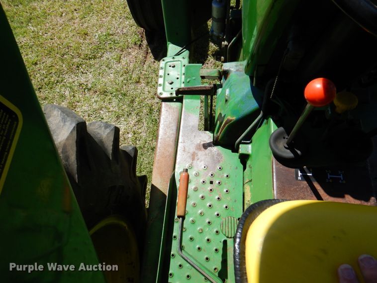 image for item MK9561 1984 John Deere 2350  tractor