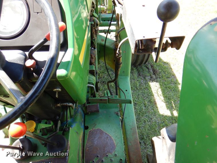 image for item MK9561 1984 John Deere 2350  tractor