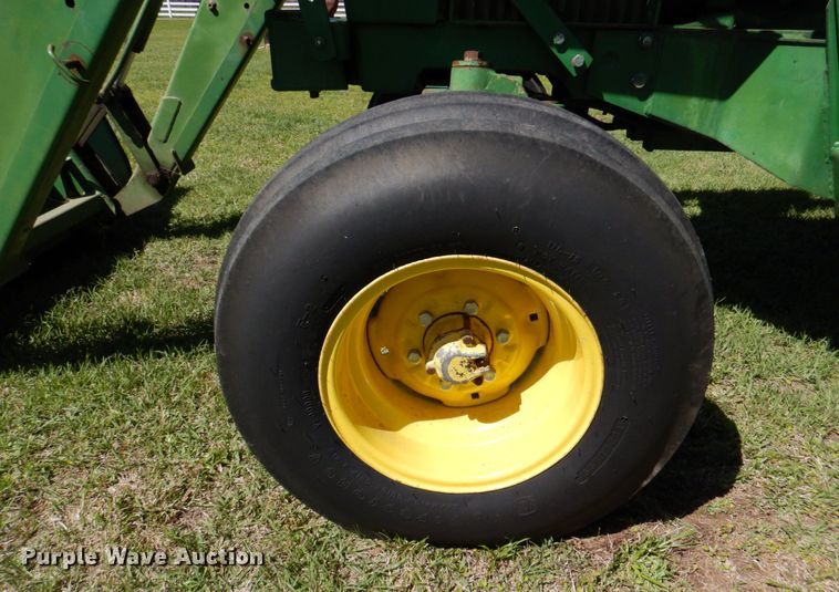 image for item MK9561 1984 John Deere 2350  tractor