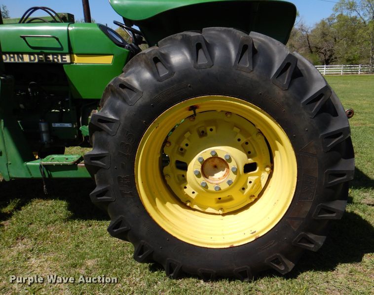 image for item MK9561 1984 John Deere 2350  tractor