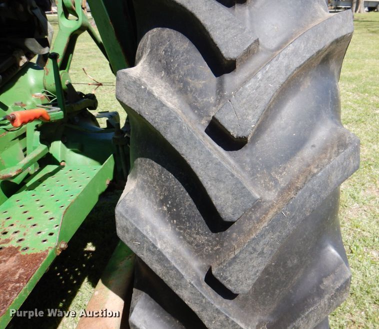 image for item MK9561 1984 John Deere 2350  tractor