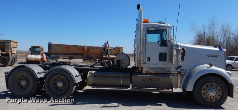 image for item DK3654 2008 Kenworth W900  semi truck