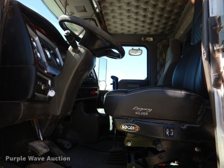 image for item DK3654 2008 Kenworth W900  semi truck