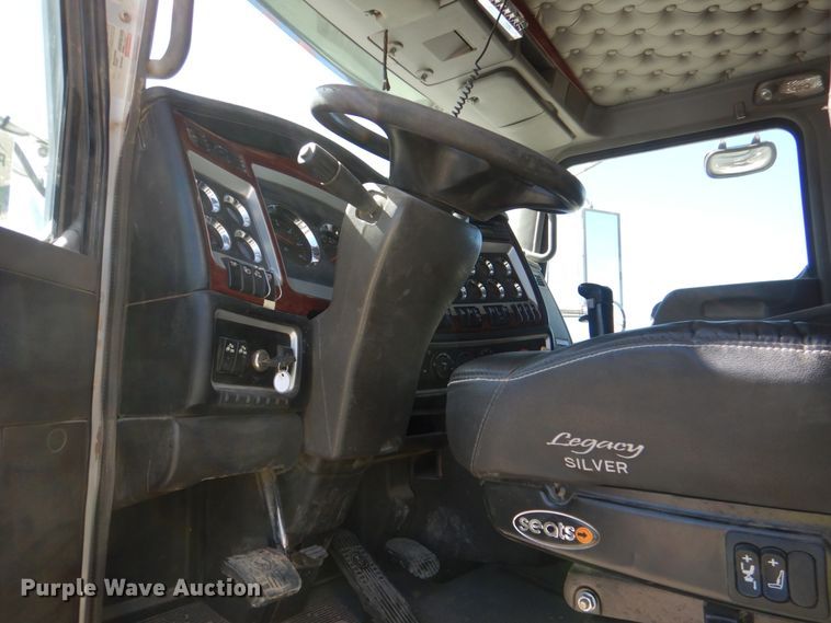 image for item DK3654 2008 Kenworth W900  semi truck