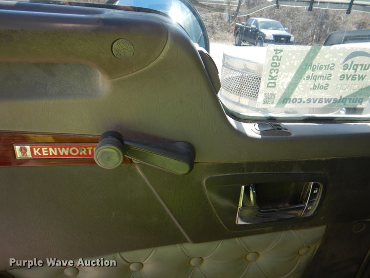 image for item DK3654 2008 Kenworth W900  semi truck