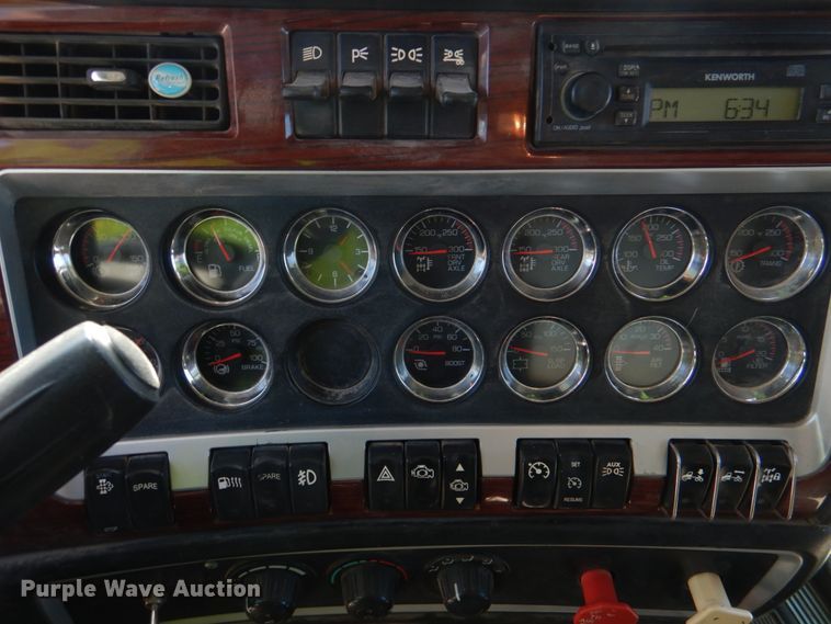 image for item DK3654 2008 Kenworth W900  semi truck